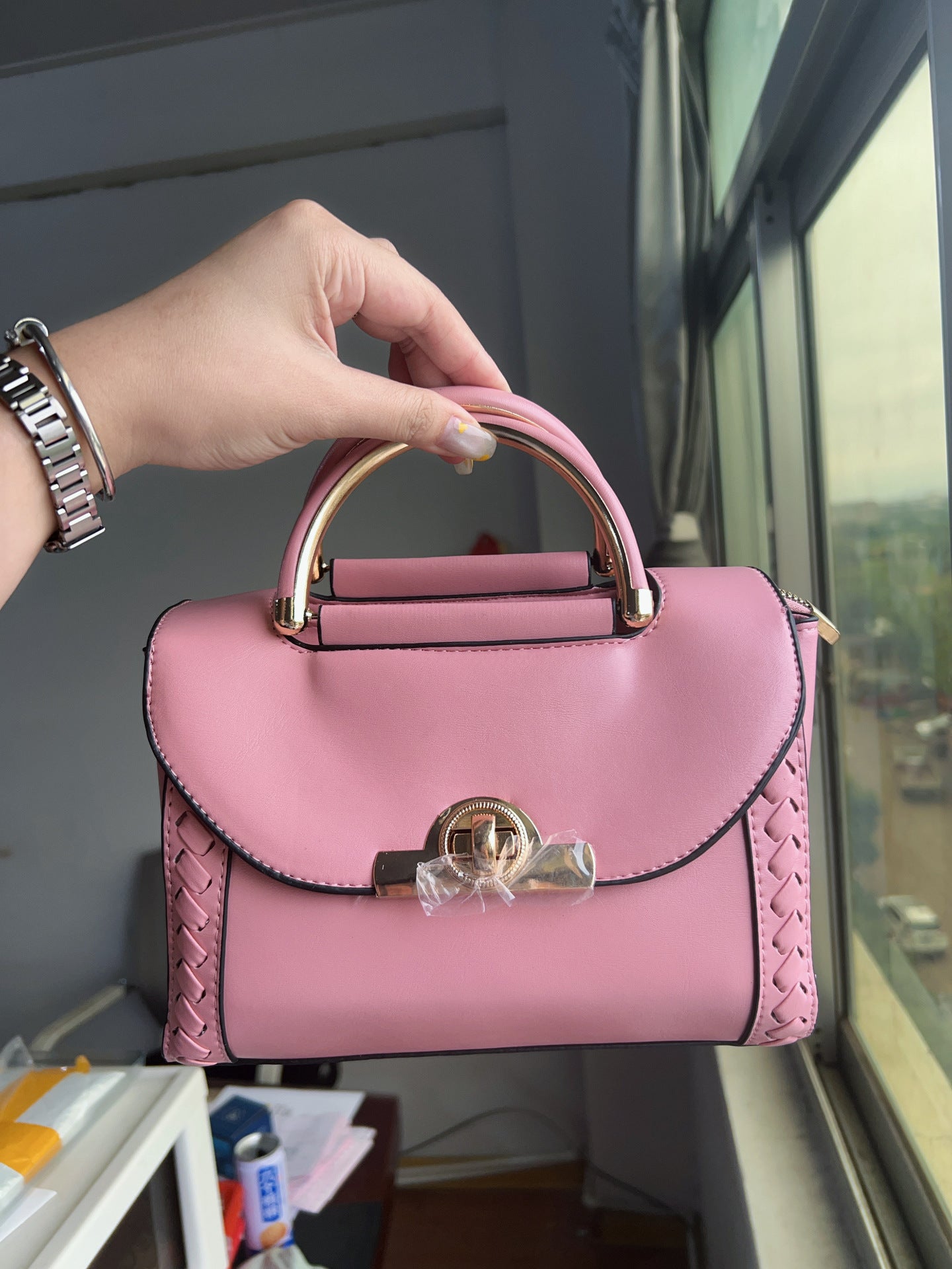 [Women's bags] Woven handbags 2025 new fashion lock small square bag shoulder messenger bag