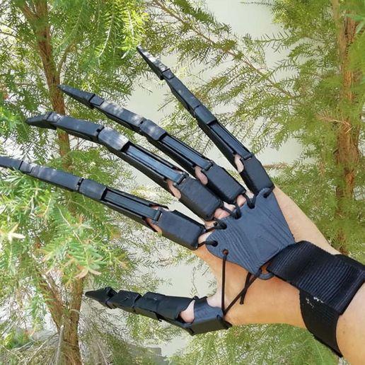 Halloween Articulated Finger Extensions — Creepy Long Witch Fingers